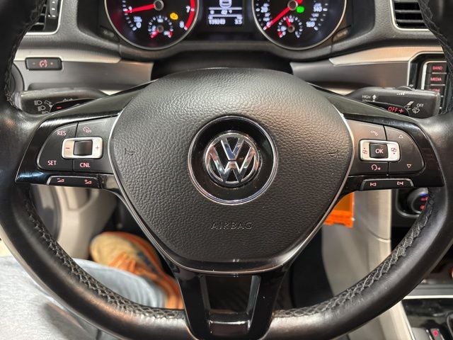 2017 Volkswagen Passat 1.8T R-Line R-LINE