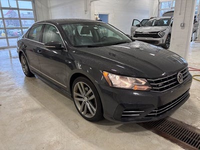 2017 Volkswagen Passat 1.8T R-Line R-LINE
