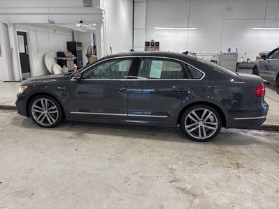 2017 Volkswagen Passat 1.8T R-Line R-LINE