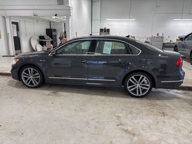 2017 Volkswagen Passat 1.8T R-Line R-LINE