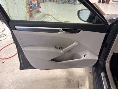 2017 Volkswagen Passat 1.8T R-Line R-LINE