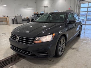 2017 Volkswagen Passat 1.8T R-Line R-LINE