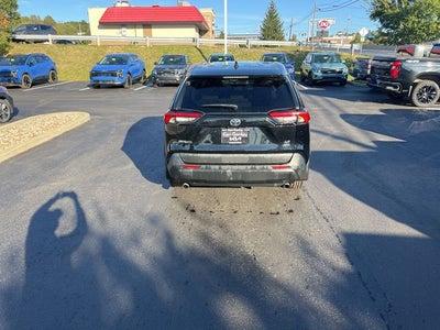 2022 Toyota RAV4 LE