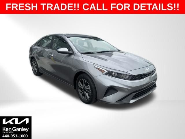 2023 Kia Forte LXS AT's photo