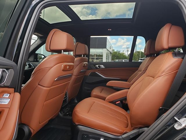 2025 BMW X7 M60i