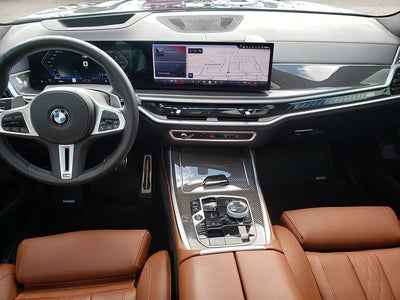 2025 BMW X7 M60i