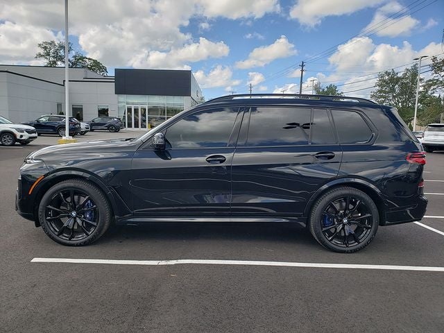 2025 BMW X7 M60i
