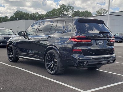 2025 BMW X7 M60i