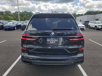 2025 BMW X7 M60i
