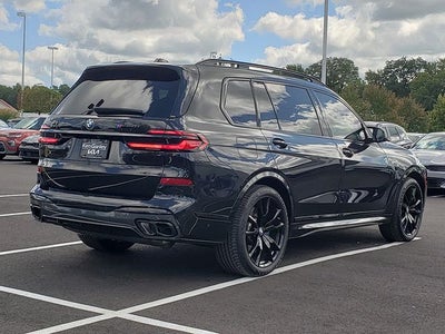 2025 BMW X7 M60i