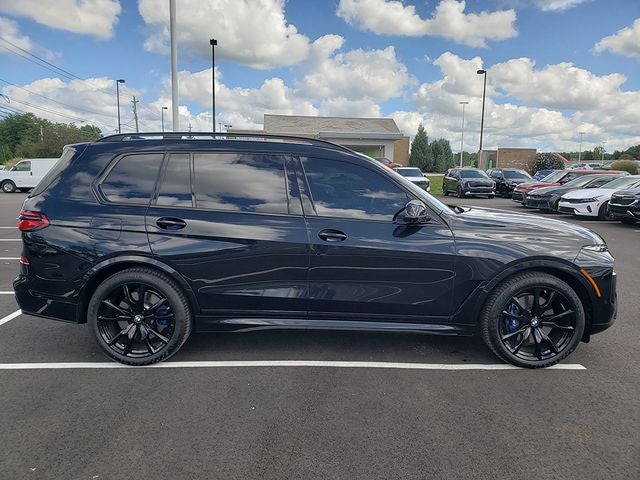 2025 BMW X7 M60i