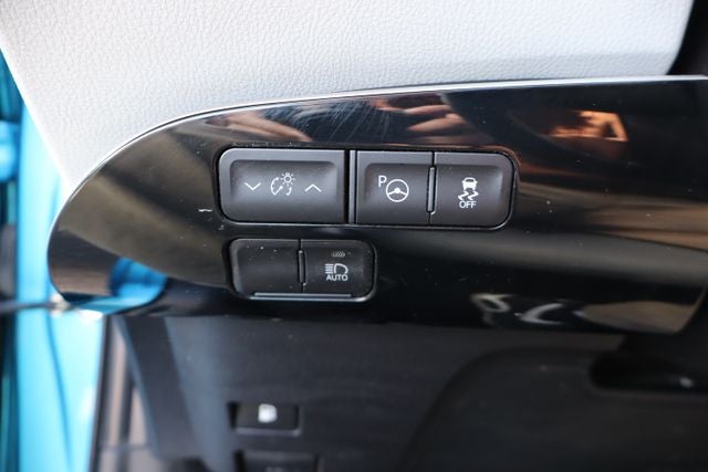 2019 Toyota Prius LE AWD-e