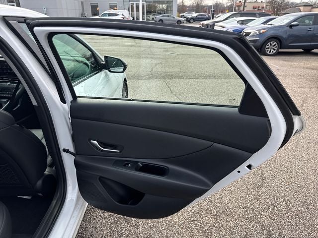 2025 Hyundai Elantra Hybrid Limited