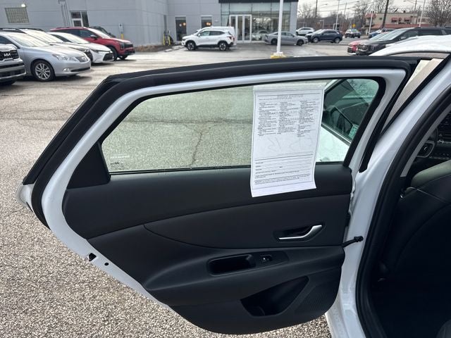 2025 Hyundai Elantra Hybrid Limited