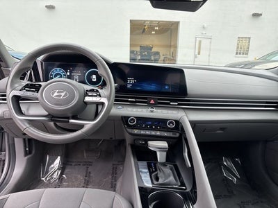 2025 Hyundai Elantra SEL Convenience