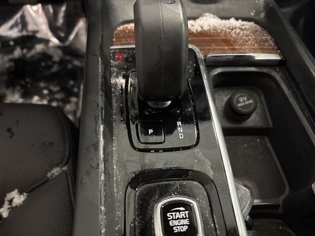 2025 Volvo V60 Cross Country B5 Plus