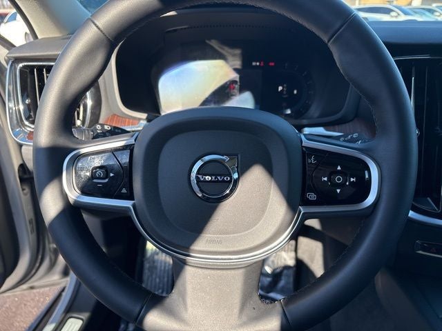 2025 Volvo V60 Cross Country B5 Plus