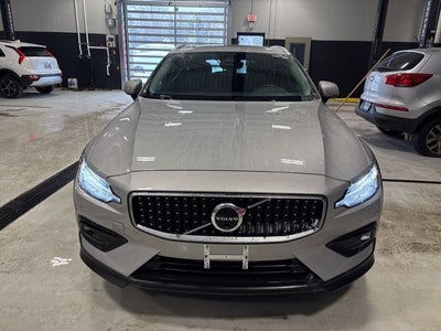 2025 Volvo V60 Cross Country B5 Plus